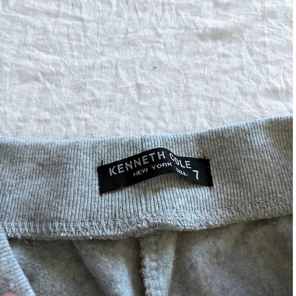 Kids‎ Gray Sweat Shorts Elastic Waist Drawstring Pockets Casual Athletic - Picture 2 of 3